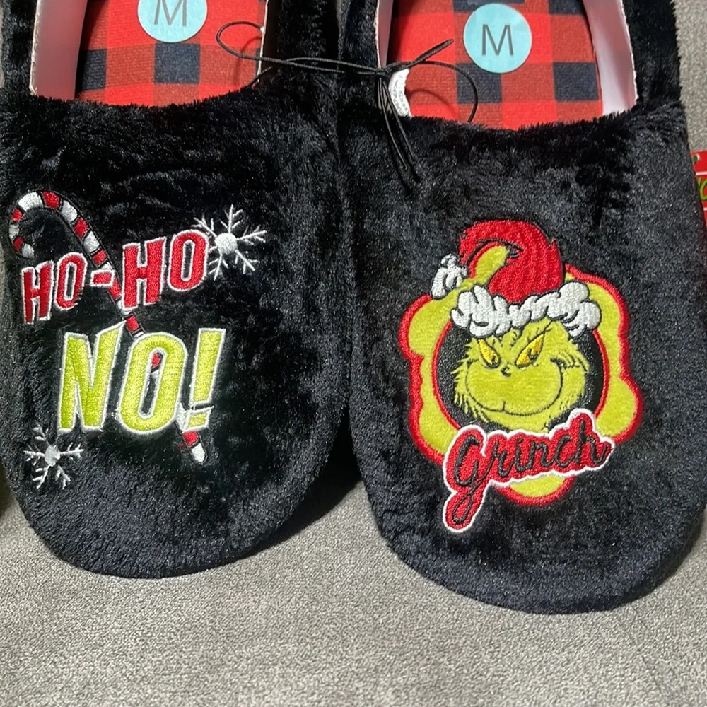 ❌SOLD❌🎄🎄Men’s Grinch Slippers🎄🎄 - Picture 2 of 4